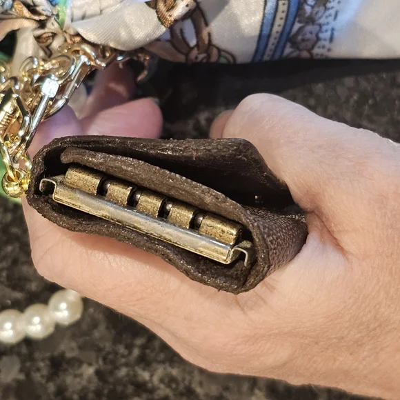 Louis Vuitton Damier Ebene 4 Key Case Holder W/Twilly, Charms, & Wristlet Added - Picture 6 of 17